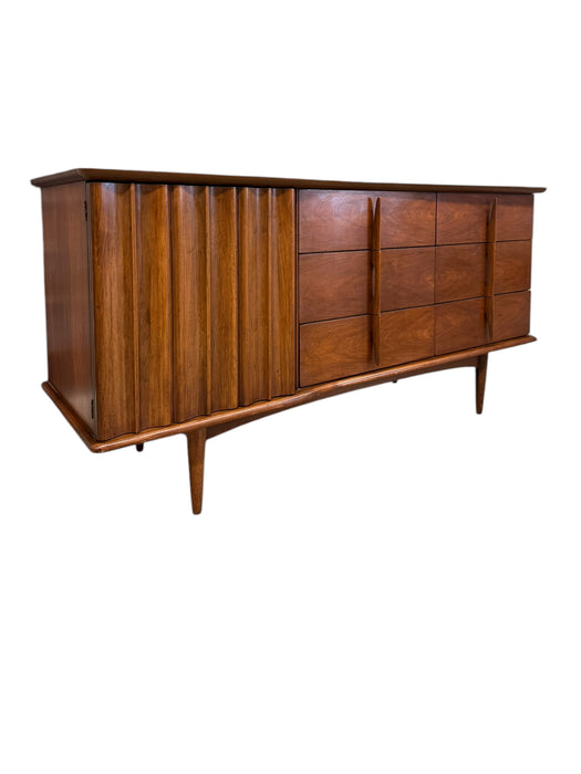 Vintage Mid Century Modern Solid Walnut 9 Drawer Dresser by United Furniture Dovetailed Drawers