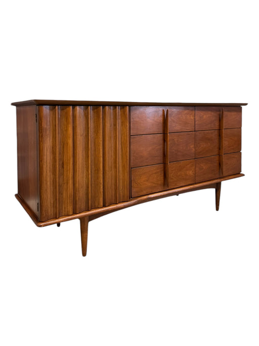 Vintage Mid Century Modern Solid Walnut 9 Drawer Dresser by United Furniture Dovetailed Drawers