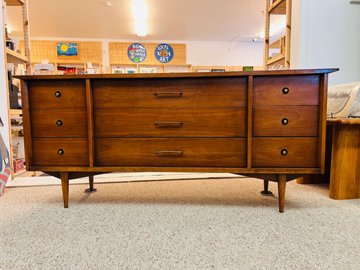 Vintage Mid Century Modern Solid Walnut 9 Drawer Dresser with Bow-Tie and Cone Shape Atomic Age Original Hardware