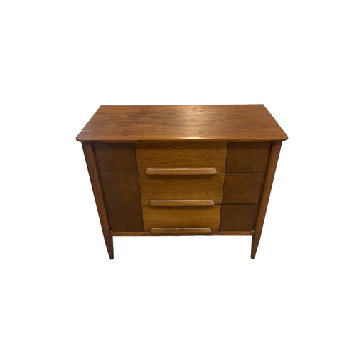 Vintage Mid Century Modern Stanley Furniture Walnut Toned Dresser with Burl Accents