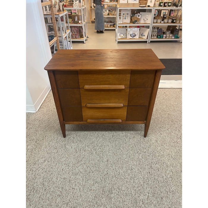 Vintage Mid Century Modern Stanley Furniture Walnut Toned Dresser with Burl Accents