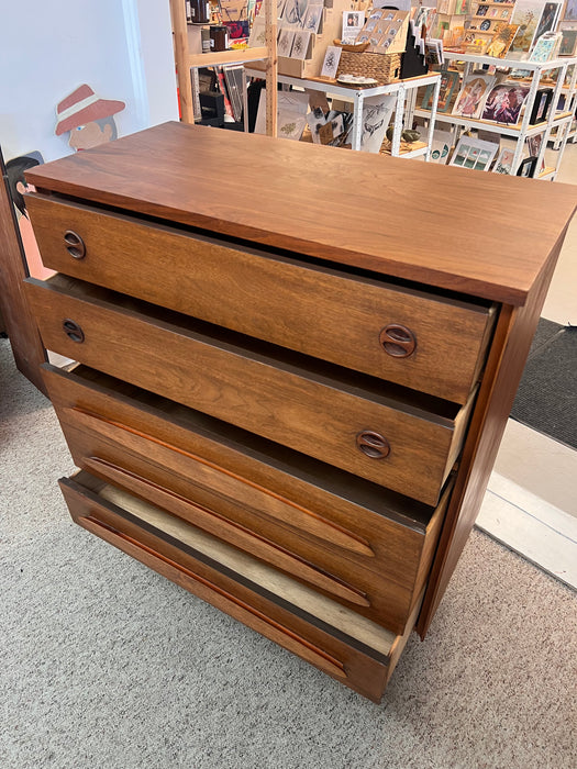 Vintage Mid Century Modern Walnut 4 and 9-Drawer Dresser Dovetailed Drawers with Solid Wood Drawer Pulls
