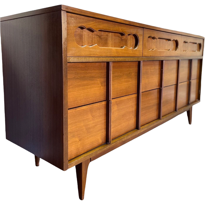 Vintage Mid Century Modern 9 Drawer Dresser Dovetailed Drawers (Available for Online Purchase Only) Big Whale Consignment Vintage Mid Century Modern 9 Drawer Dresser Dovetailed Drawers (Available for Online Purchase Only) Big Whale Consignment