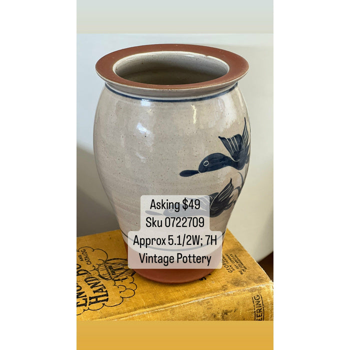 Vintage Pottery w Ducks
