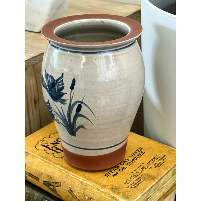 Vintage Pottery w Ducks