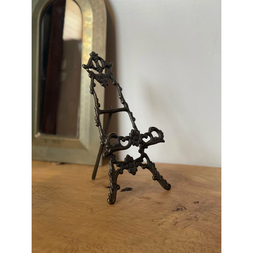 Vintage Stand