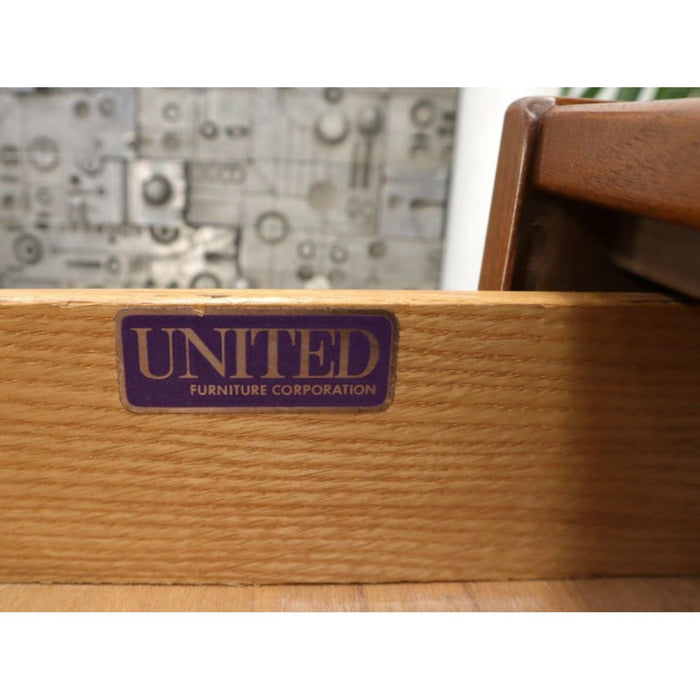 Vintage Walnut Mid-Century Modern Five Drawers Dresser Cabinet by United